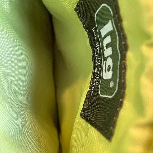 Lug Quilted Green Crossbody Bag With Adjustable Strap & Multiple Compartments - Picture 5 of 9